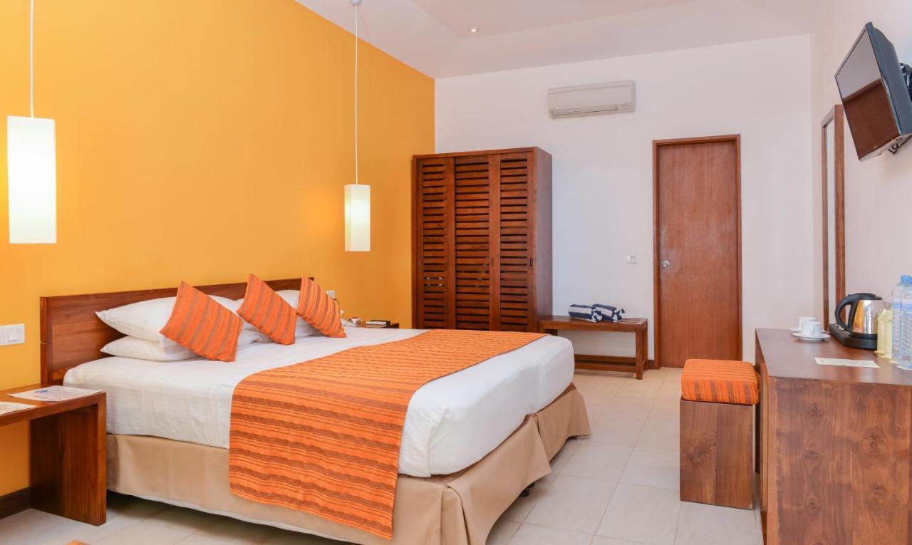 Adaaran Select Huduran Fushi 4*