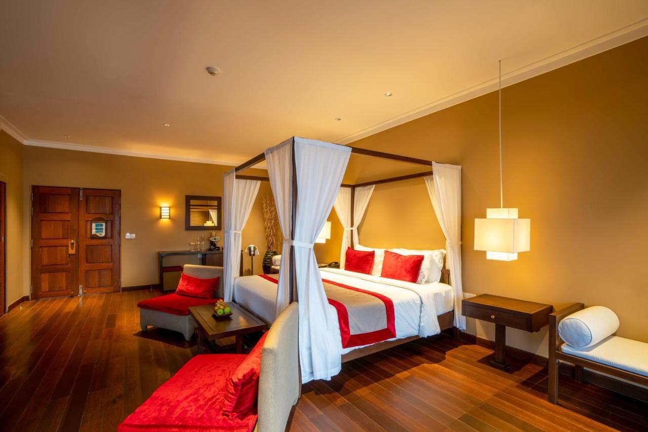 Adaaran Select Huduran Fushi Курортный комплекс 4*