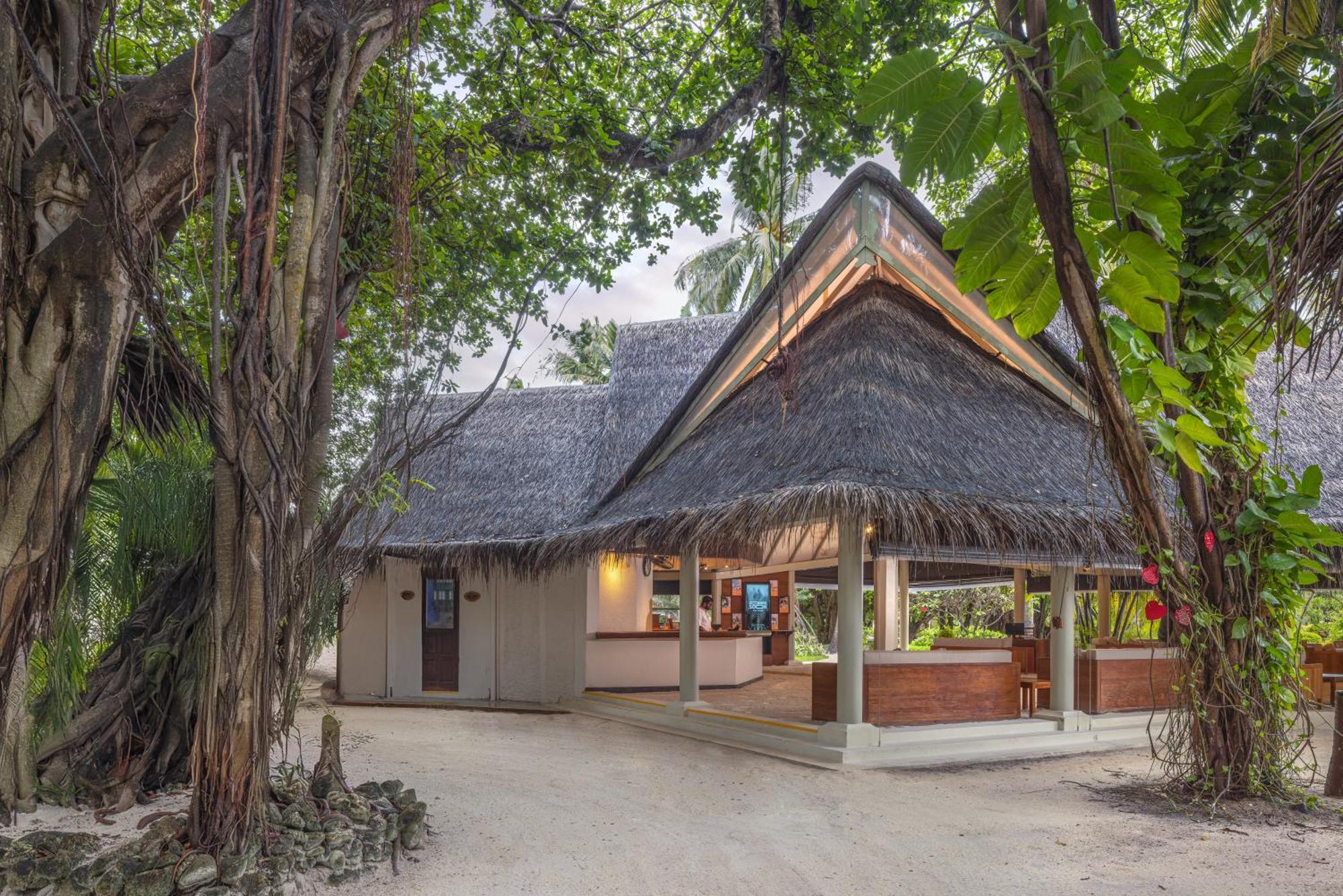 Adaaran Select Huduran Fushi 4* Худхуранфуши