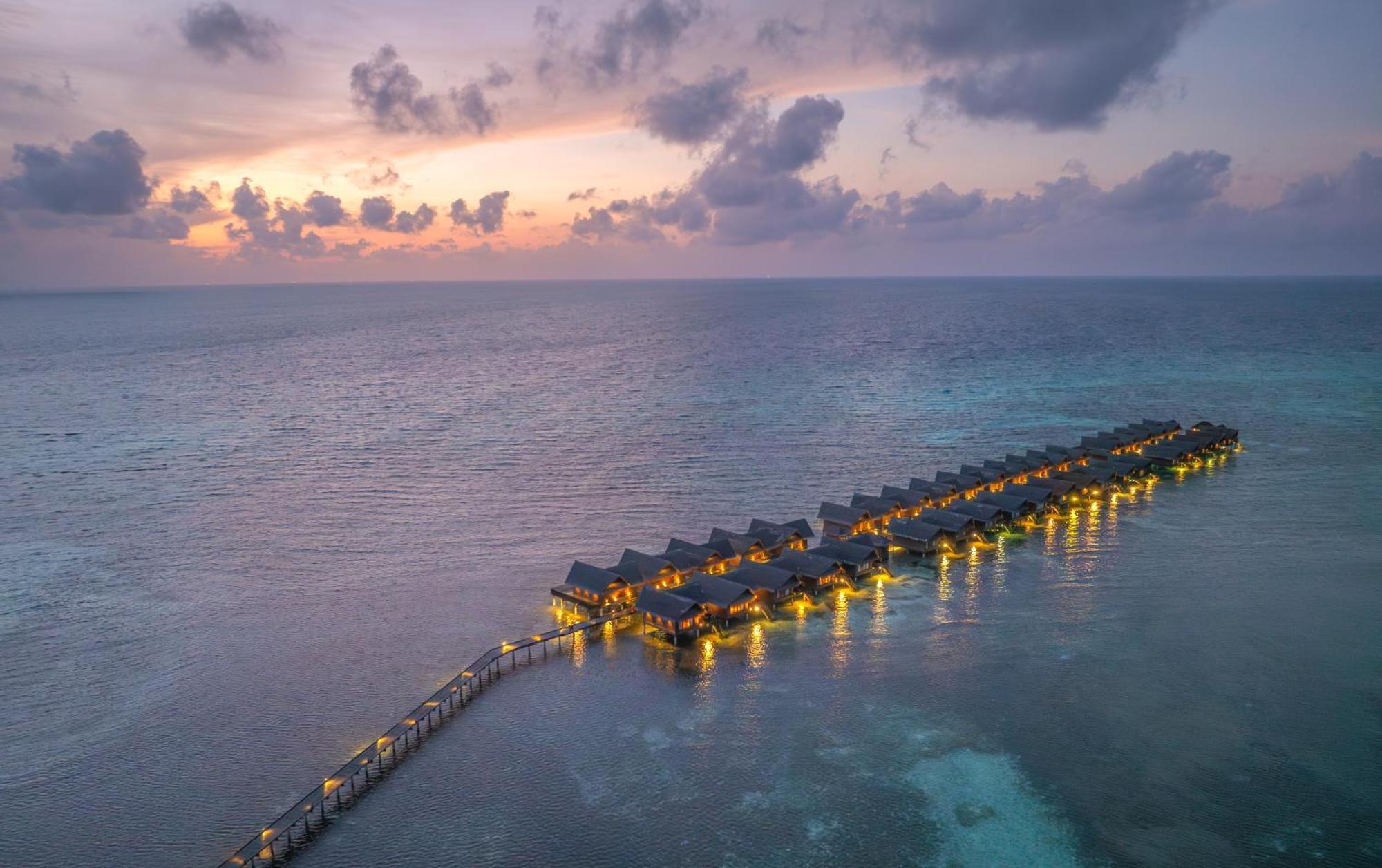 Adaaran Select Huduran Fushi Курортный комплекс 4*