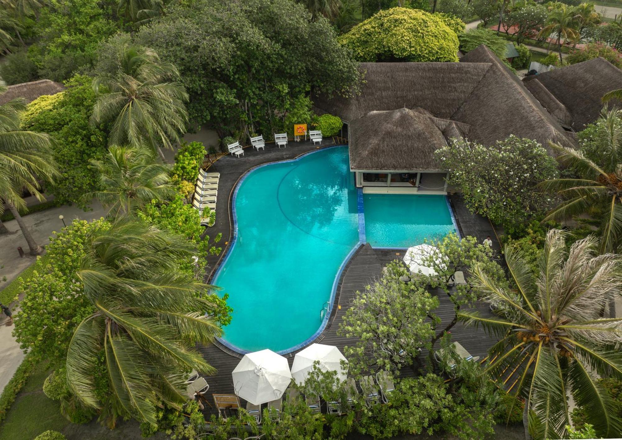 Курортный комплекс Adaaran Select Huduran Fushi 4*