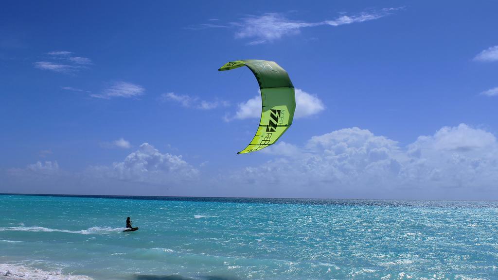 Курортный комплекс Adaaran Select Huduran Fushi 4*